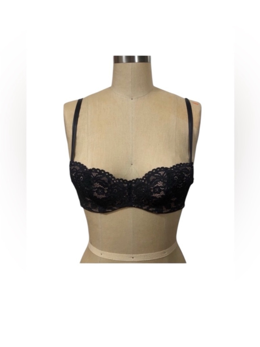 B'Tempt'd Elegant Black Lace balconette Bra 30D underwire Adjustable straps